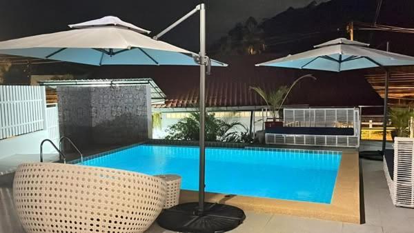 Elephant Sports Bar And Accommodation Phuket Extérieur photo