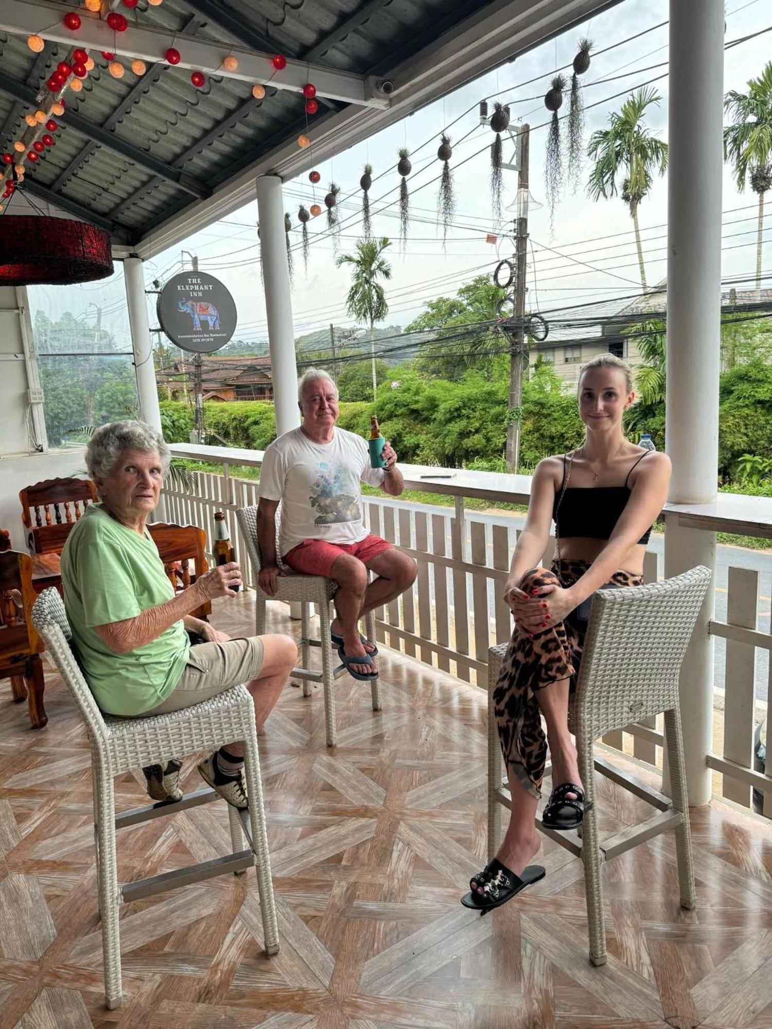 Elephant Sports Bar And Accommodation Phuket Extérieur photo