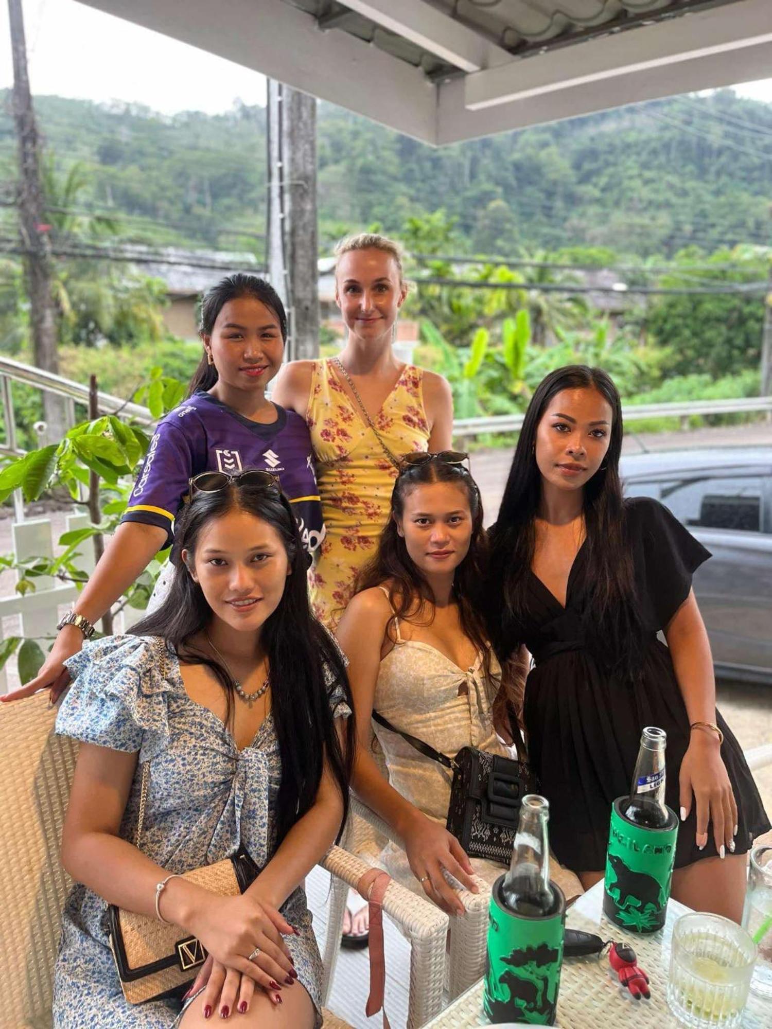 Elephant Sports Bar And Accommodation Phuket Extérieur photo